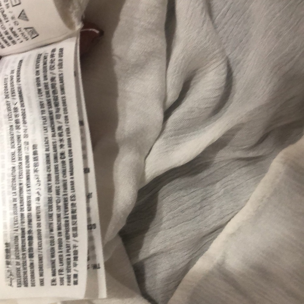 Hollister size extra small off shoulder top - Picture 8 of 8